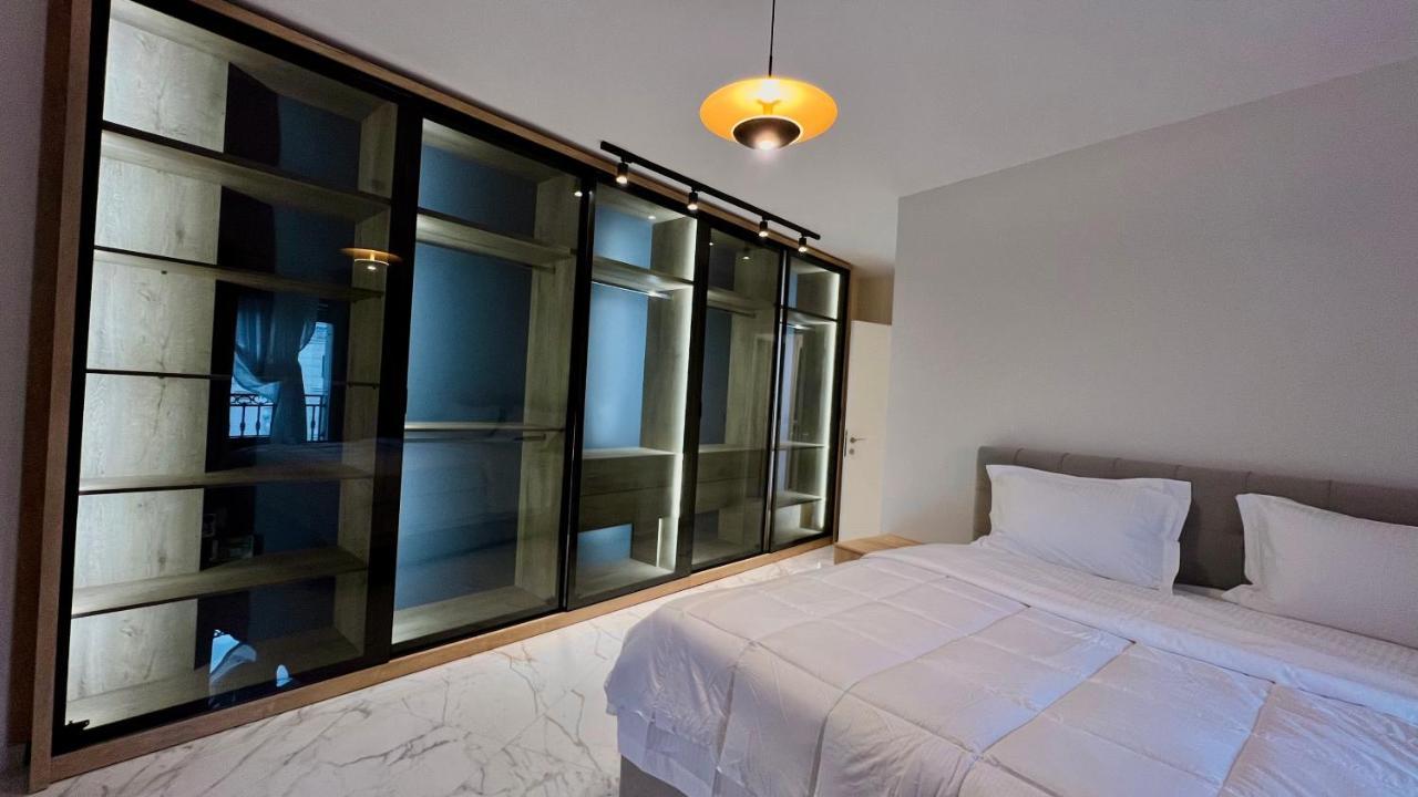 Zeus Tirana Suite Deluxe Luaran gambar